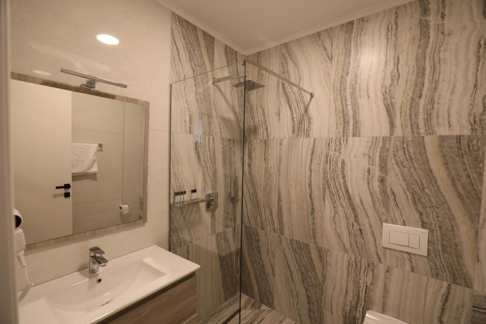 Dallga Suites Tushemisht Luaran gambar