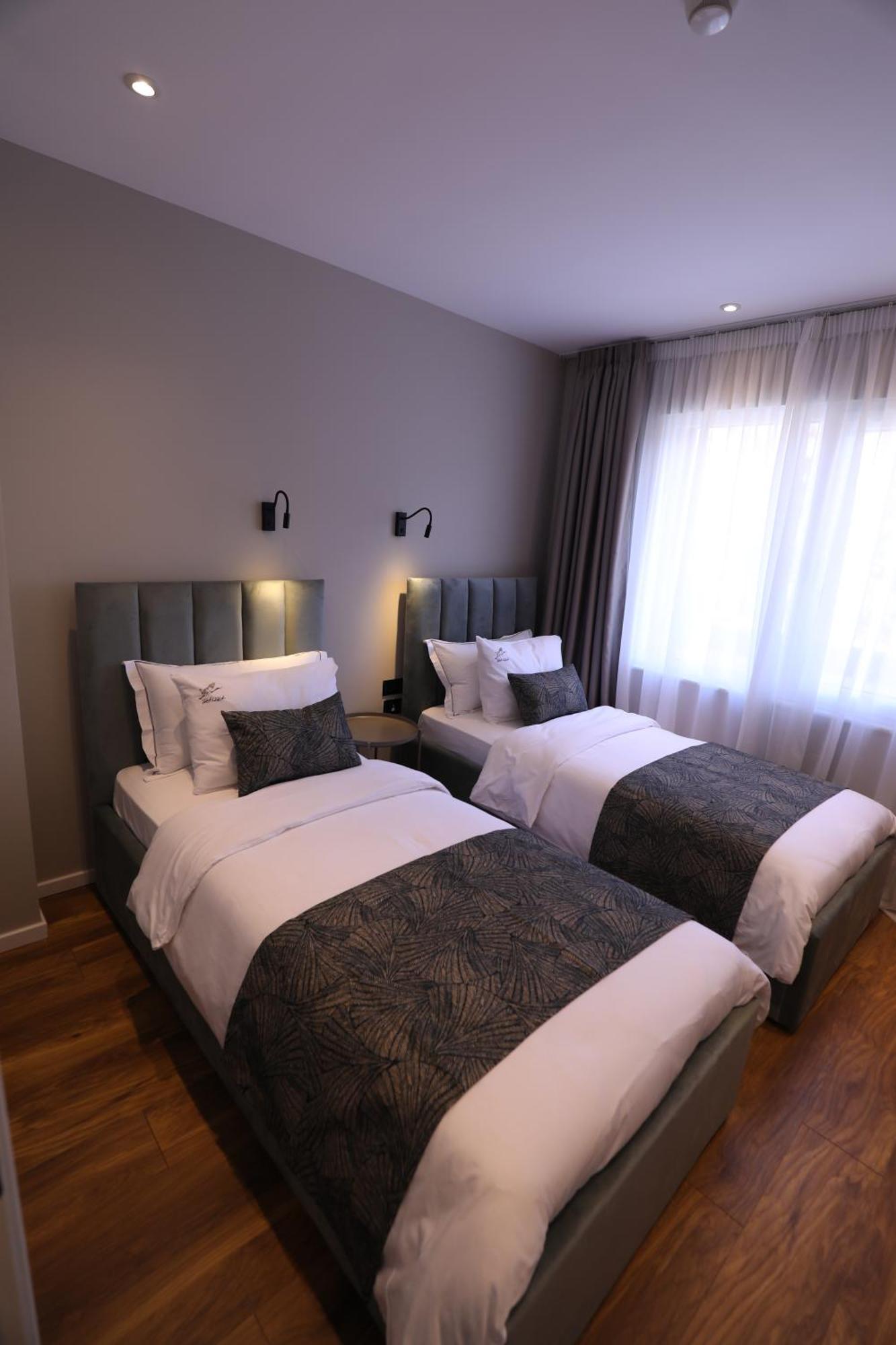 Dallga Suites Tushemisht Luaran gambar